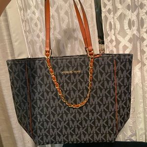 Michael Kors tote